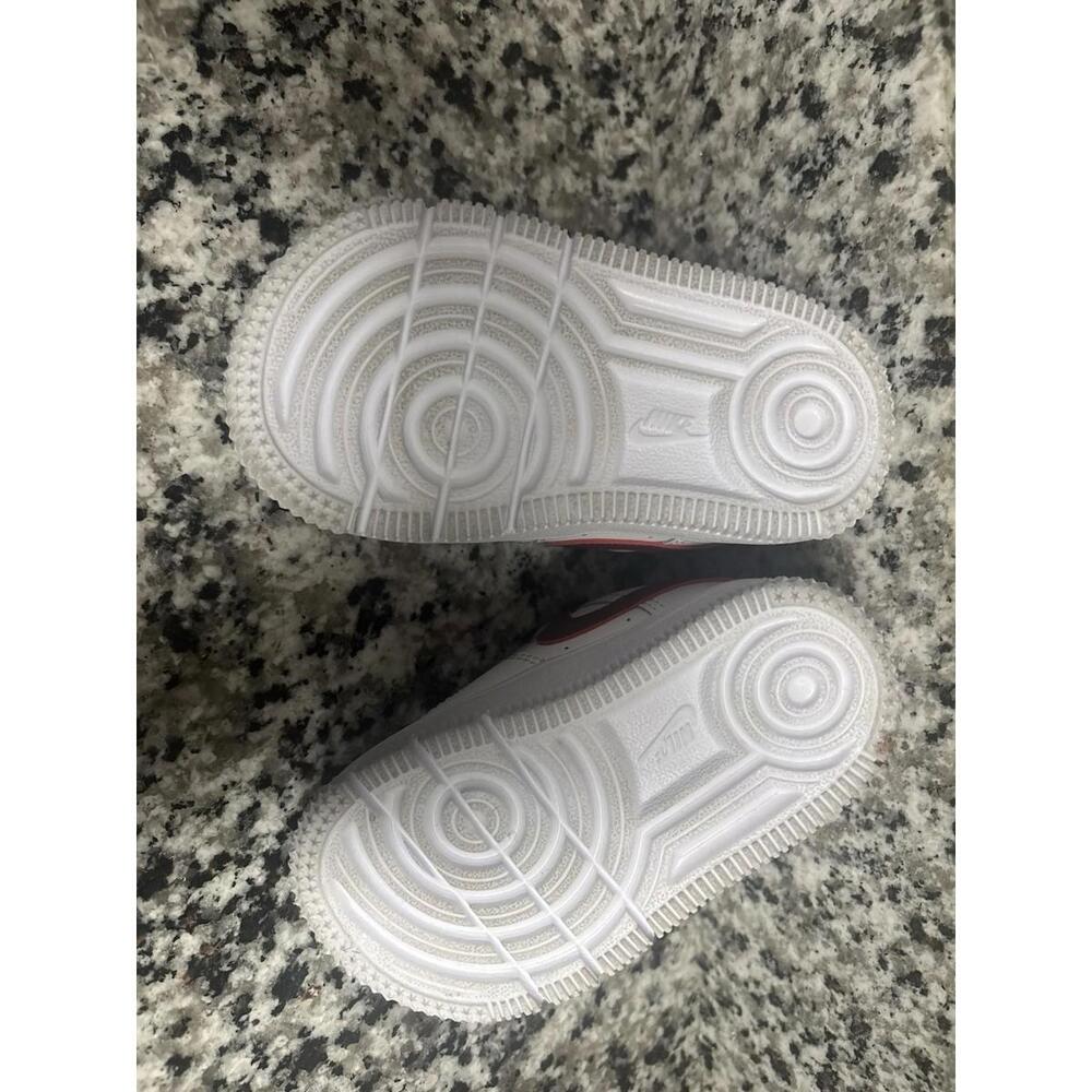 Nike Air Force One Easy On - White And Burgundy Size 5c